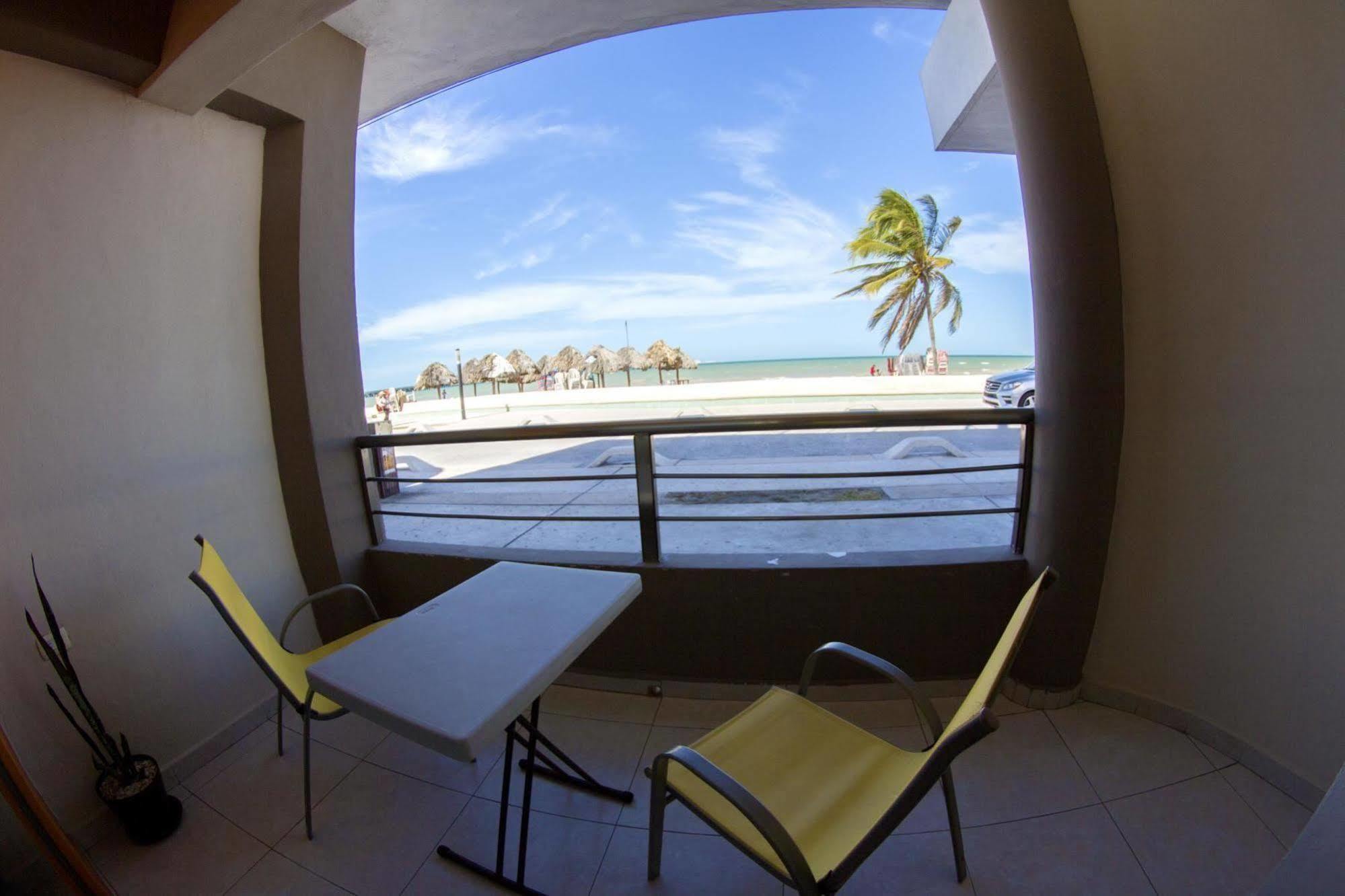 Hotel&Suites Domani Progreso  Esterno foto